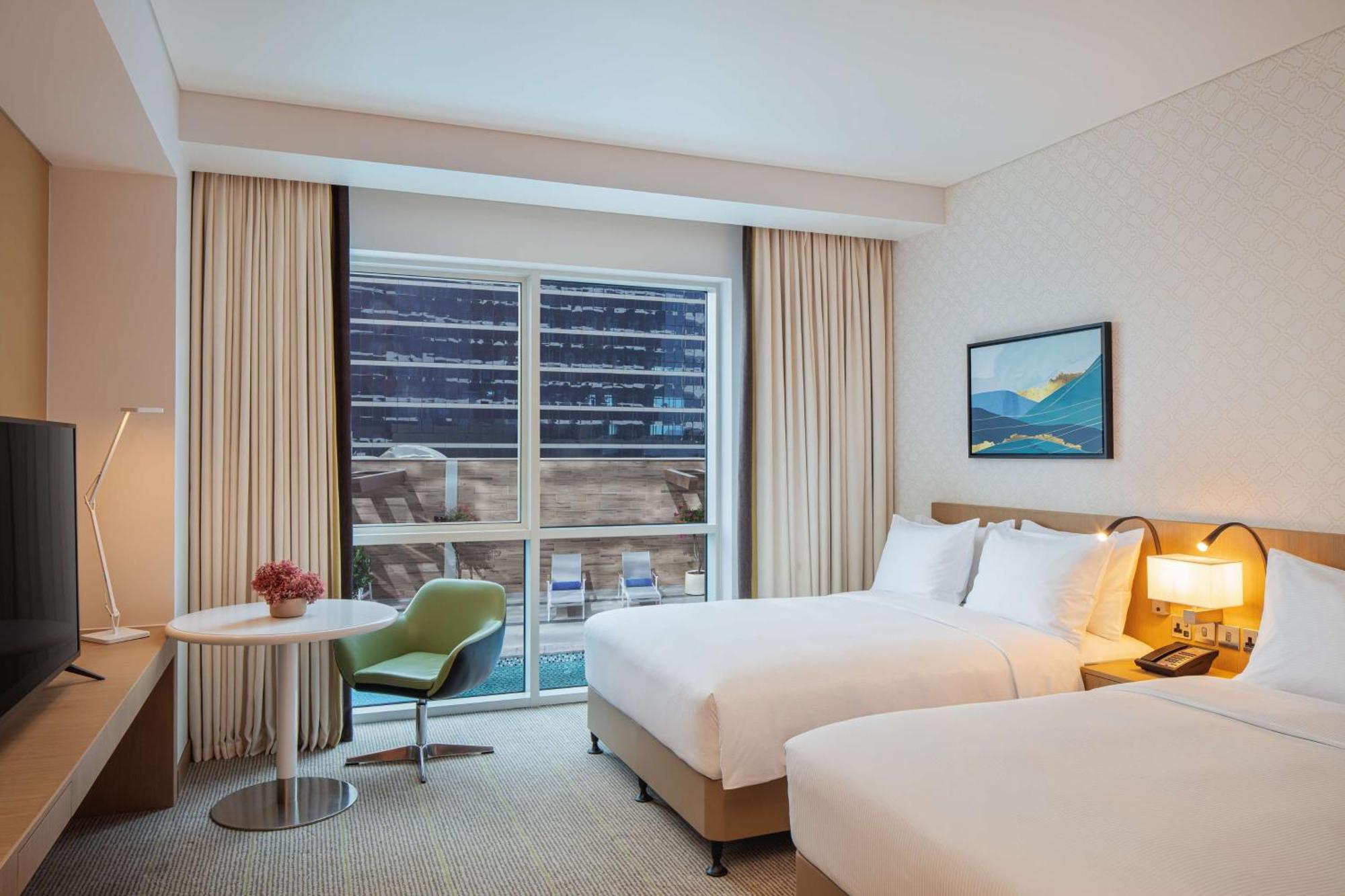 Doubletree By Hilton Fujairah City Exterior foto A room at the hotel