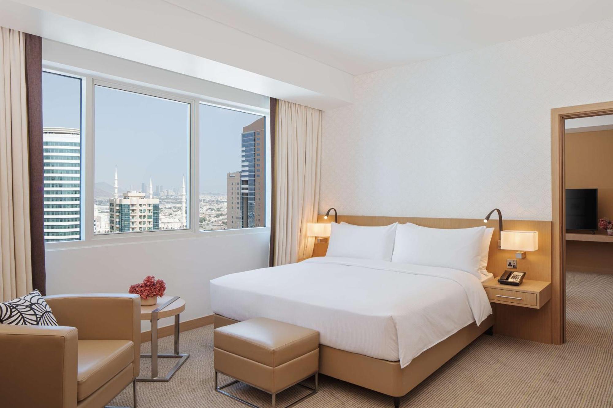 Doubletree By Hilton Fujairah City Exterior foto